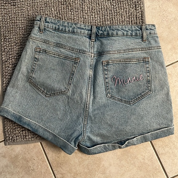 Disney Minnie Mouse Y2K Mom Jean Short Size 11 - Like New worn once - Picture 5 of 6